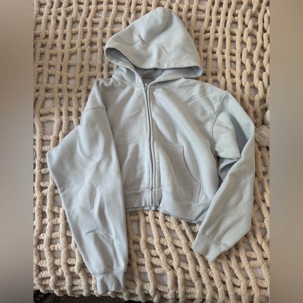 Aritzia TNA cozy boyfriend cropped zip up